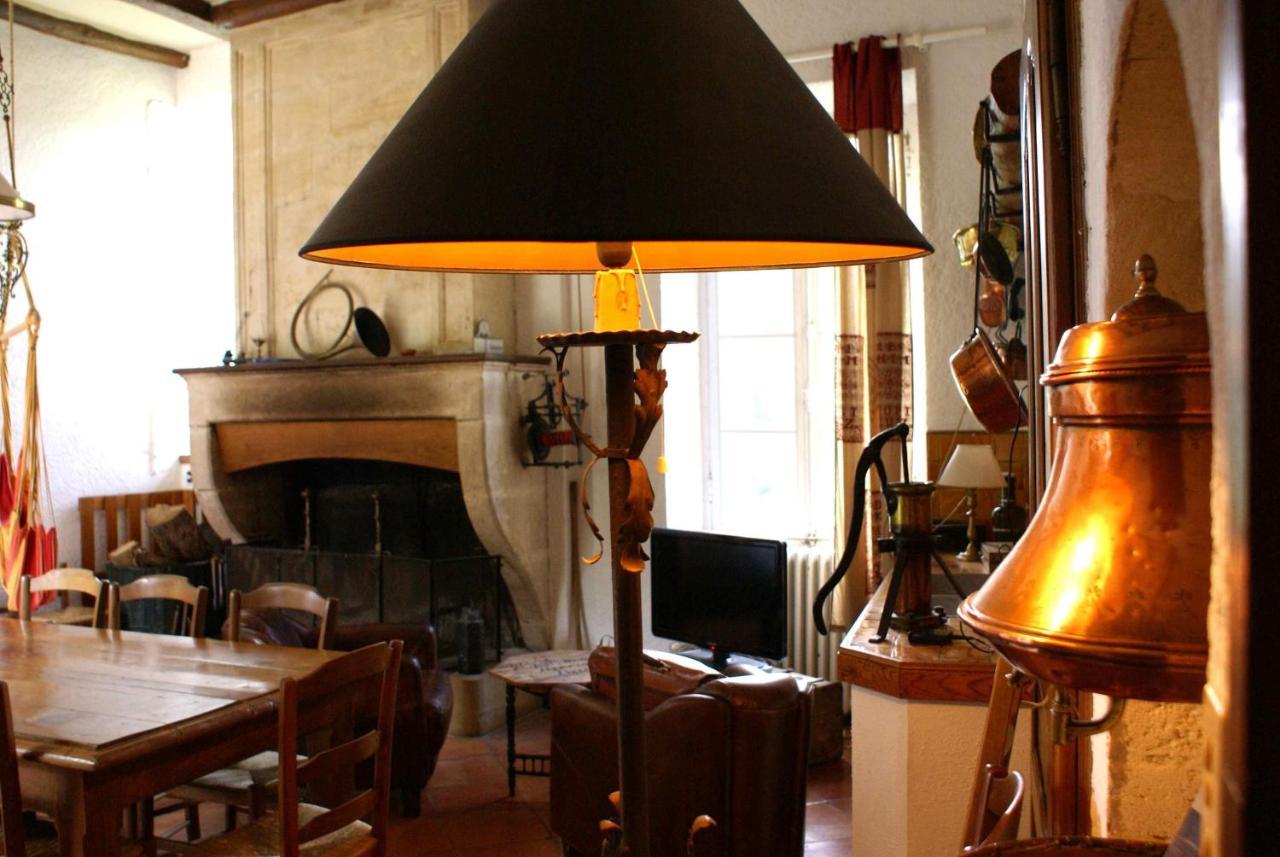 Chateau Rosemont: Family Estate with Pool & Tennis in Médoc Labarde Exterior photo