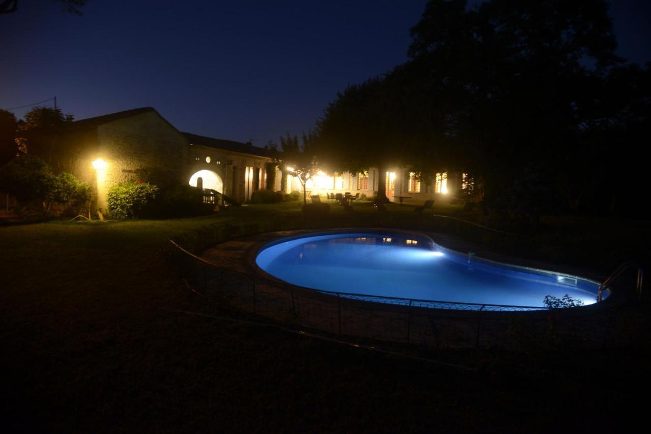 Chateau Rosemont: Family Estate with Pool & Tennis in Médoc Labarde Exterior photo