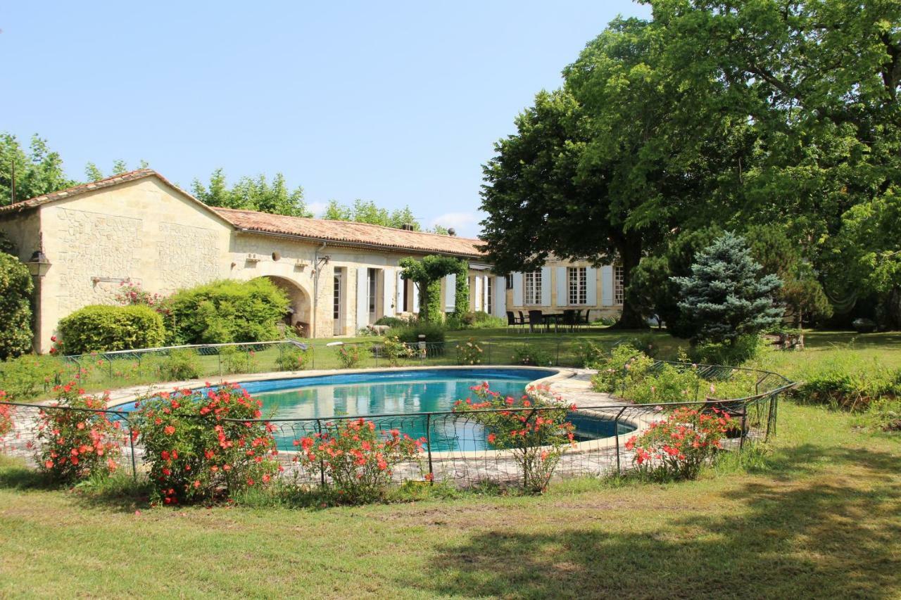Chateau Rosemont: Family Estate with Pool & Tennis in Médoc Labarde Exterior photo